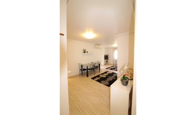 Återförsäljning - Apartment -
Torrevieja - Centro
