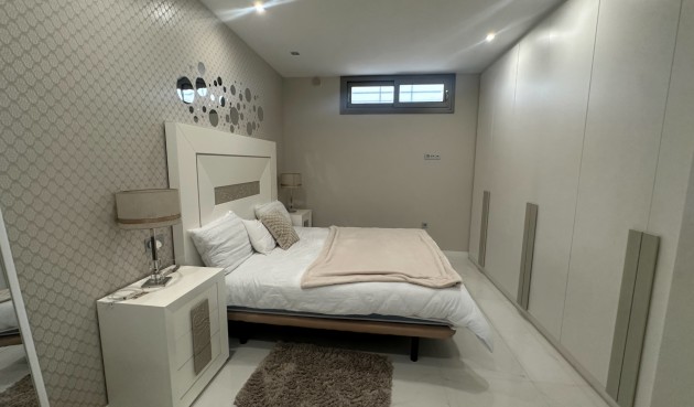 Brukt - Villa -
Orihuela Costa - Costa Blanca