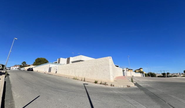 Brukt - Villa -
Orihuela Costa - Costa Blanca