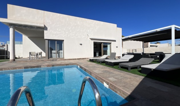 Brukt - Villa -
Orihuela Costa - Costa Blanca