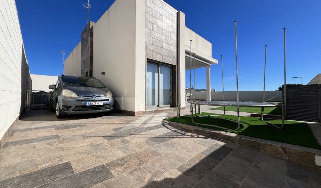 Brukt - Villa -
Orihuela Costa - Costa Blanca