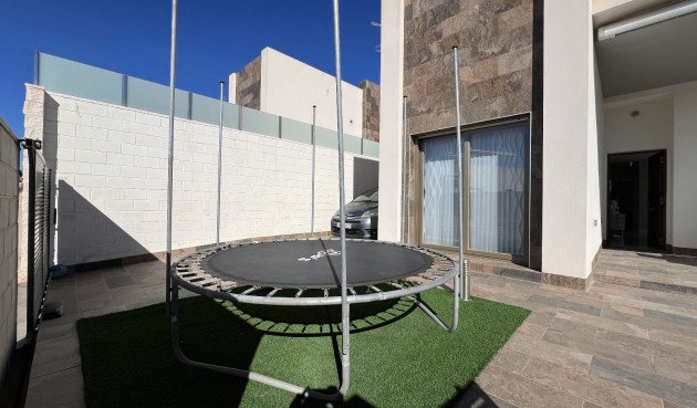 Brukt - Villa -
Orihuela Costa - Costa Blanca