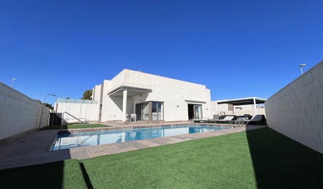 Brukt - Villa -
Orihuela Costa - Costa Blanca