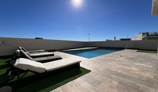 Brukt - Villa -
Orihuela Costa - Costa Blanca