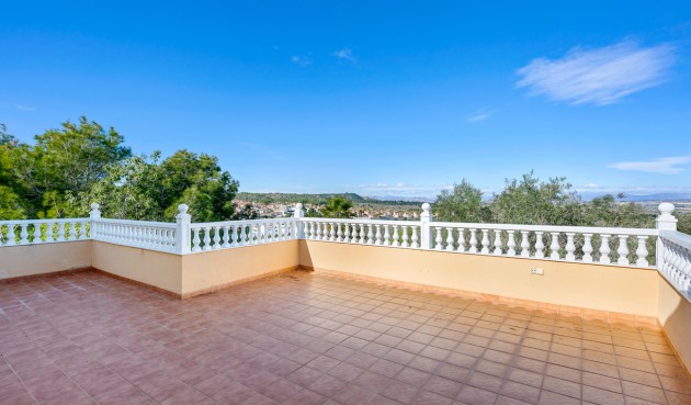 Brukt - Villa -
Ciudad De Las Comunicaciones - Costa Blanca