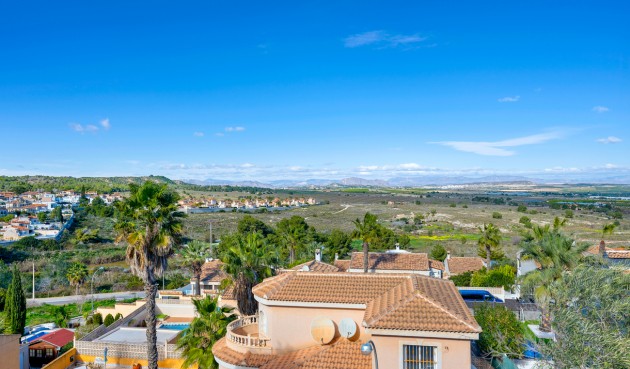 Brukt - Villa -
Ciudad De Las Comunicaciones - Costa Blanca