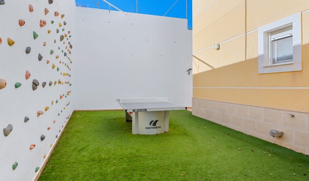 Brukt - Villa -
Ciudad De Las Comunicaciones - Costa Blanca