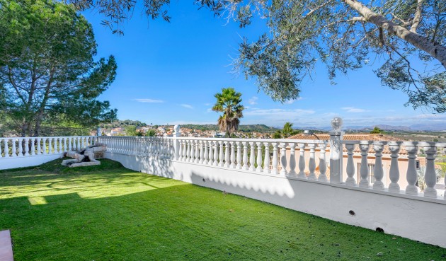 Brukt - Villa -
Ciudad De Las Comunicaciones - Costa Blanca