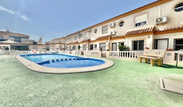 Brukt - Quad House -
Orihuela Costa - Playa Flamenca