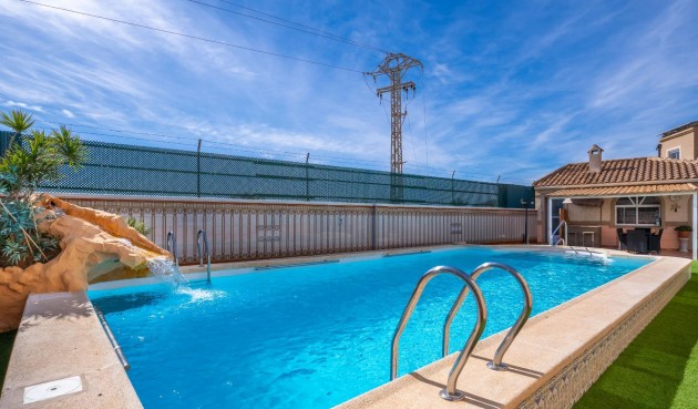 Brukt - Villa -
Torrevieja - El Chaparral
