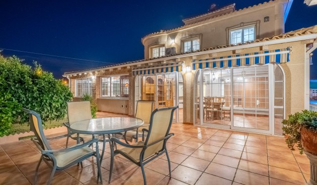 Brukt - Villa -
Torrevieja - El Chaparral