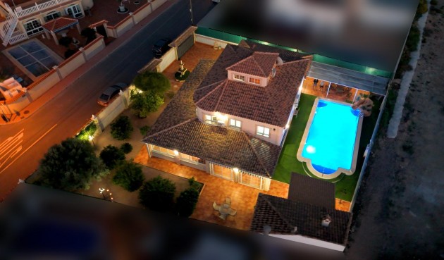 Brukt - Villa -
Torrevieja - El Chaparral