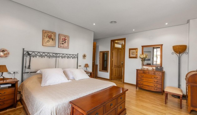 Återförsäljning - Villa -
Torrevieja - La Veleta