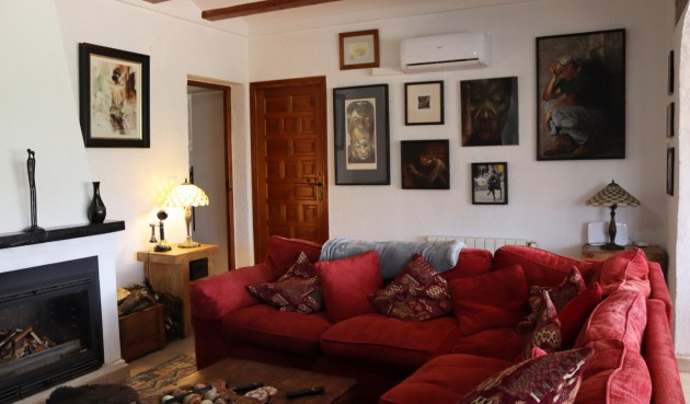 Reventa - Villa -
Orba - Inland