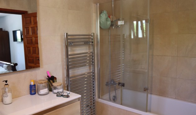 Reventa - Villa -
Orba - Inland