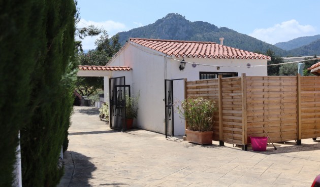 Reventa - Villa -
Orba - Inland