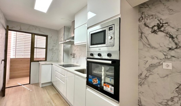 Brukt - Apartment -
Torrevieja - Centro