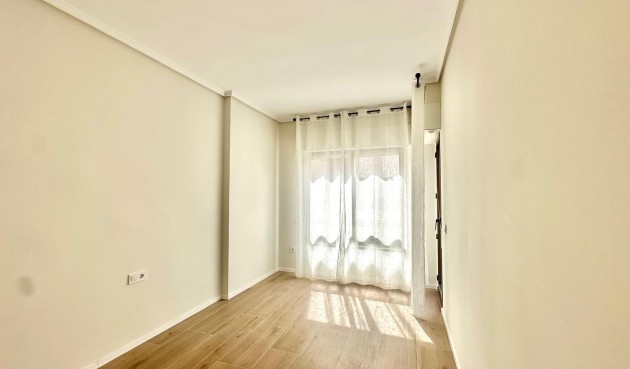 Brukt - Apartment -
Torrevieja - Centro
