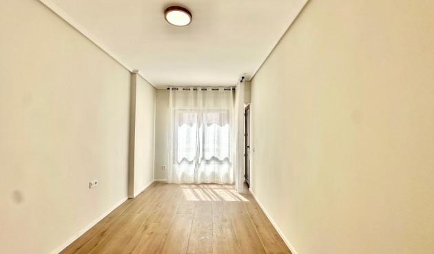 Brukt - Apartment -
Torrevieja - Centro