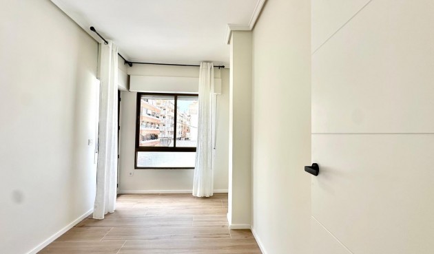 Brukt - Apartment -
Torrevieja - Centro