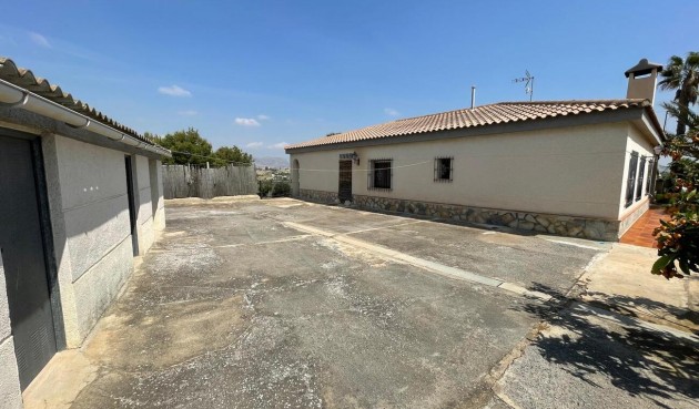 Resale - Villa -
El Rebolledo