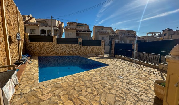 Brukt - Town House -
San Miguel de Salinas - Inland