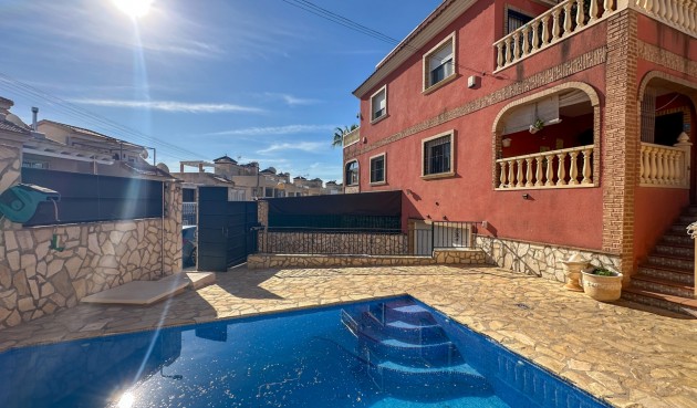 Brukt - Town House -
San Miguel de Salinas - Inland