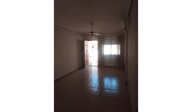 Brukt - Town House -
Lo Pagan - La Puntica