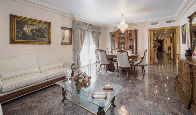 Brukt - Town House -
Los Alcazares - Centro