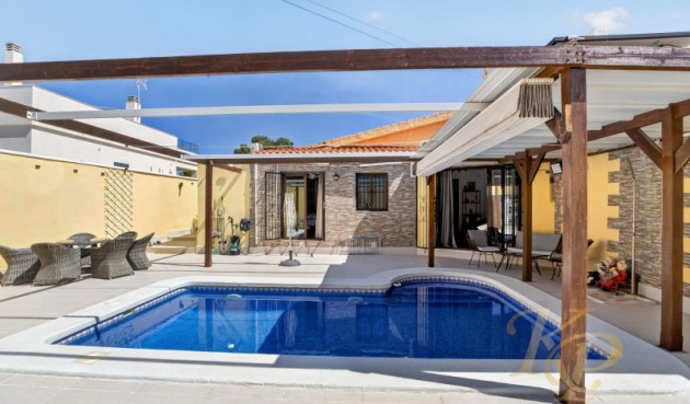 Brukt - Villa -
Torrevieja - Costa Blanca