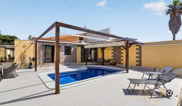 Brukt - Villa -
Torrevieja - Costa Blanca