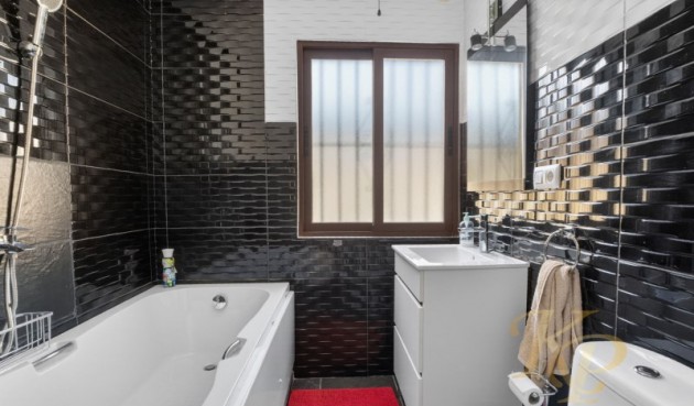 Brukt - Villa -
Torrevieja - Costa Blanca