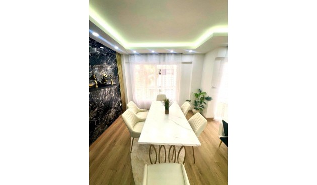 Brukt - Apartment -
Torrevieja - Centro - Muelle Pesquero