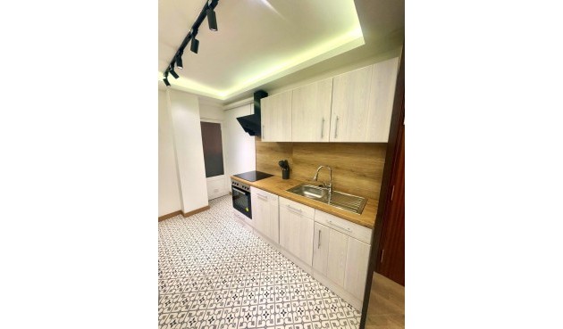 Brukt - Apartment -
Torrevieja - Centro - Muelle Pesquero