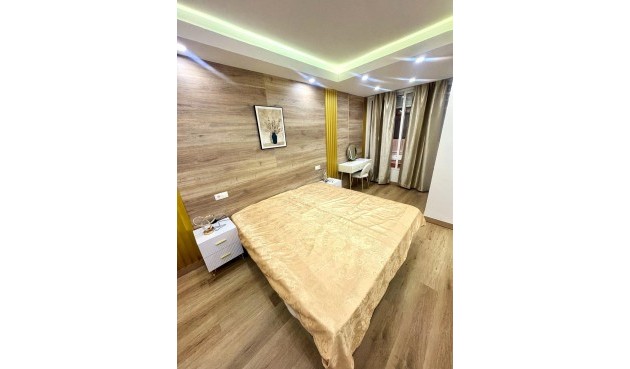 Brukt - Apartment -
Torrevieja - Centro - Muelle Pesquero