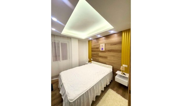 Brukt - Apartment -
Torrevieja - Centro - Muelle Pesquero