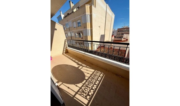 Brukt - Villa -
Torrevieja - Centro