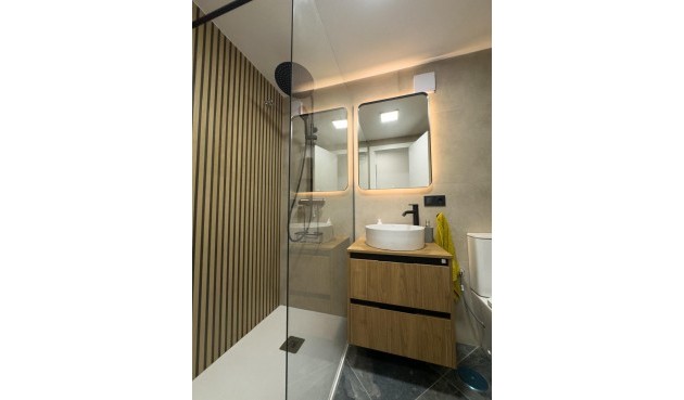 Brukt - Apartment -
Torrevieja - Centro
