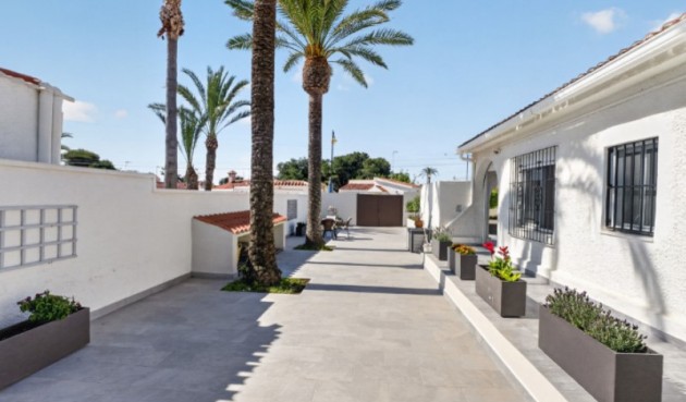 Brukt - Villa -
Torrevieja - Costa Blanca