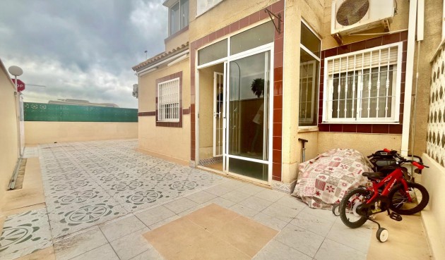 Brukt - Bungalow -
Torrevieja - Paraje Natural