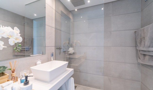 Återförsäljning - Apartment -
El Raso - Costa Blanca