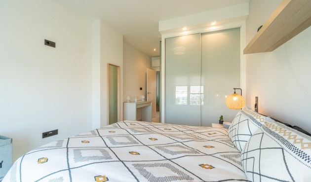 Återförsäljning - Apartment -
El Raso - Costa Blanca
