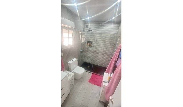Reventa - Villa -
Villamartin - Costa Blanca