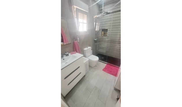 Reventa - Villa -
Villamartin - Costa Blanca