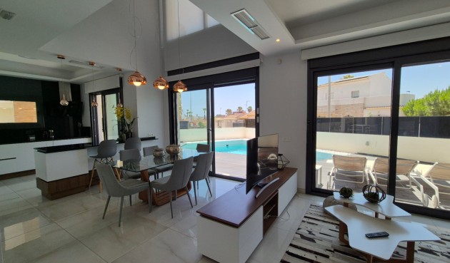 Reventa - Villa -
Torrevieja - Costa Blanca