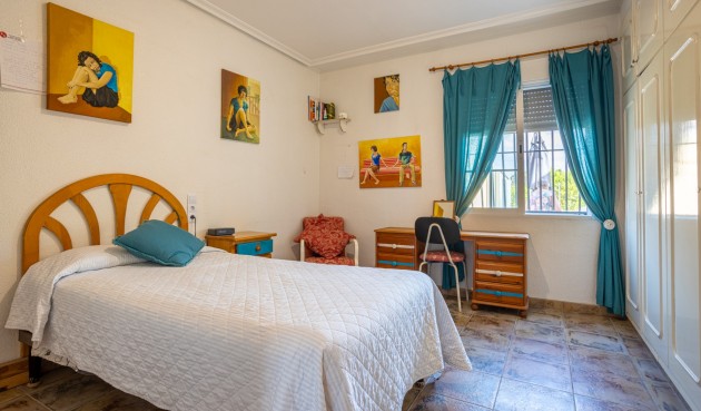 Återförsäljning - Villa -
Elche - Costa Blanca
