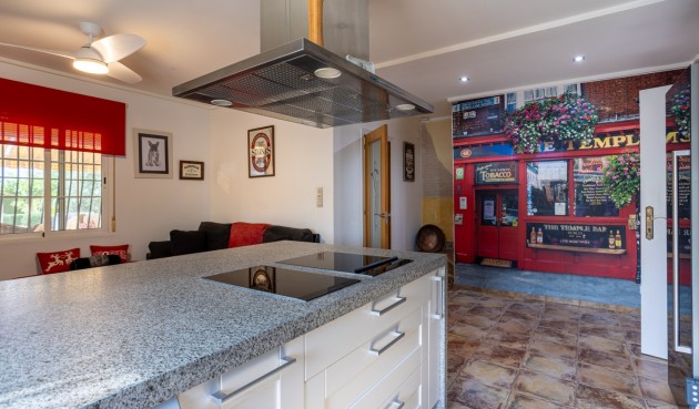 Återförsäljning - Villa -
Elche - Costa Blanca