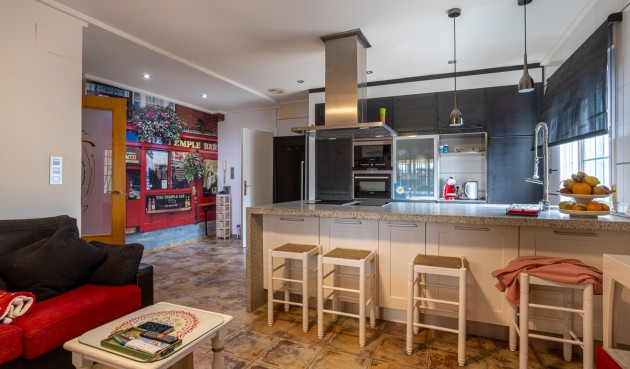Återförsäljning - Villa -
Elche - Costa Blanca