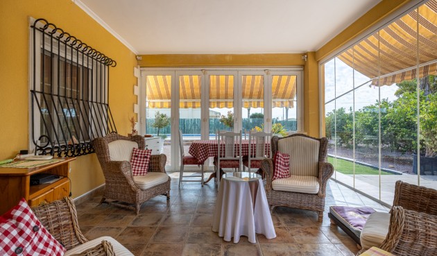 Återförsäljning - Villa -
Elche - Costa Blanca