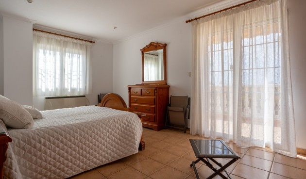 Återförsäljning - Villa -
Elche - Costa Blanca